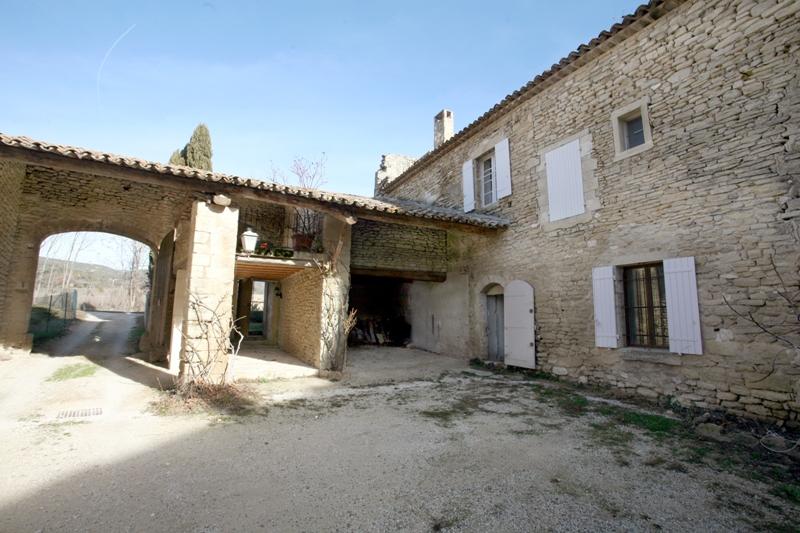 300 m² of a middle age castle in Luberon with garden and swimming pool